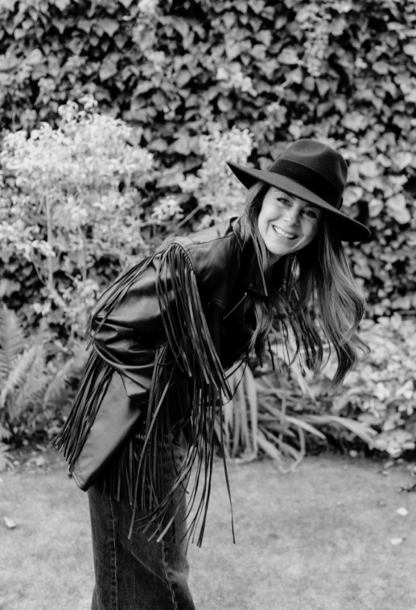 Ailish Lucas (600 x 880 px)